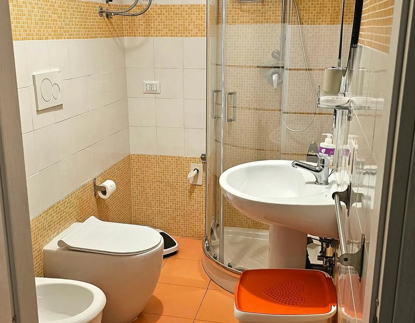 Anna'S House Near Airport Apartment Catania Italy